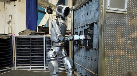 Sembra un essere umano, ma funziona meglio: Boston Dynamics mostra il robot Atlas in azione