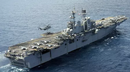 Gli Stati Uniti stanno trasferendo la USS Bataan, una versatile nave d'assalto anfibio con a bordo i Marines, nel Mar Mediterraneo.
