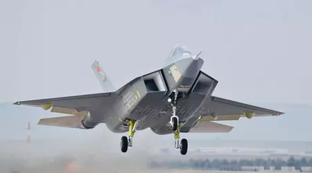 Il caccia turco di quinta generazione KAAN ha effettuato il suo volo inaugurale ed è stato accompagnato in cielo da un F-16 Fighting Falcon.