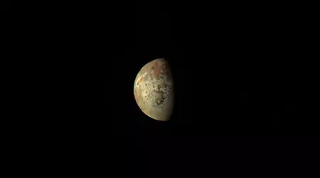 La stazione interplanetaria Juno della NASA si avvicinerà oggi in modo record al corpo celeste più attivo del sistema solare.