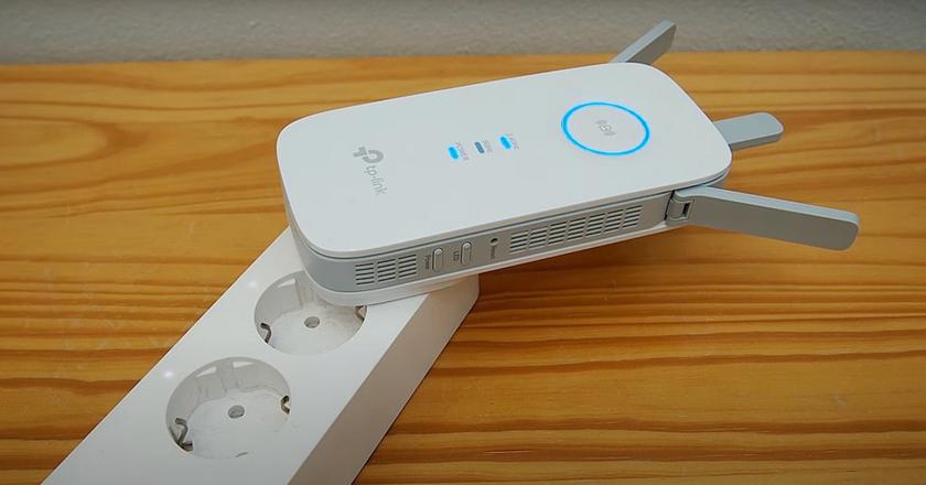 TP-Link AC1900 (RE550) WiFi extender Spectrum