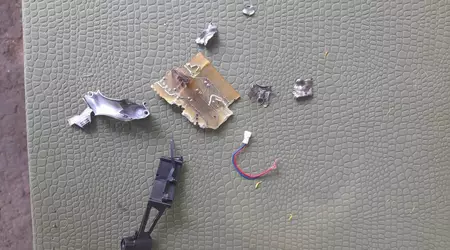 Le guardie di frontiera ucraine hanno distrutto un drone russo con potenti esplosivi