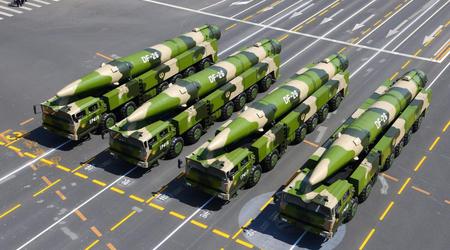 Più missili per 5000 km: La Cina aumenta la produzione di lanciatori per i missili balistici DF-26