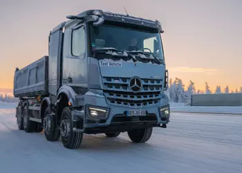 Il Mercedes-Benz eArocs 400 Elettrico Ha ...