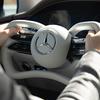 Anteprima delle tecnologie nelle nuove auto "Mercedes-Benz