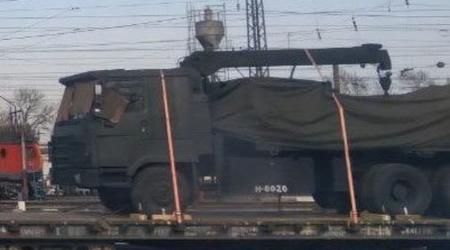 La Russia schiera nuovi sistemi di artiglieria semovente nordcoreani Koksan attraverso la Crimea occupata