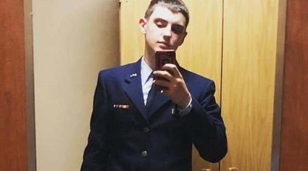 L'ufficiale militare statunitense che ha divulgato informazioni riservate sulla guerra russo-ucraina su Discord si becca 15 anni di carcere