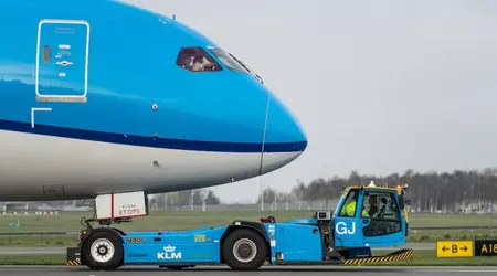 KLM ha commissionato i primi trattori per il traino di aeromobili elettrici all'Aeroporto di Schiphol