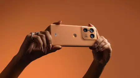 Motorola Edge 50 Ultra: display POLED da 144Hz, chip Snapdragon 8s Gen 3, protezione IP68, tripla fotocamera da 50MP, ricarica da 125W e cover posteriore in legno