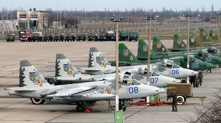 L'Ucraina riceverà ancora aerei d'attacco Su-25: Podolyak ha ringraziato la Macedonia del Nord per i carri armati e gli aerei
