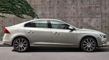 Volvo richiama berline a causa di porte che potrebbero aprirsi durante la guida