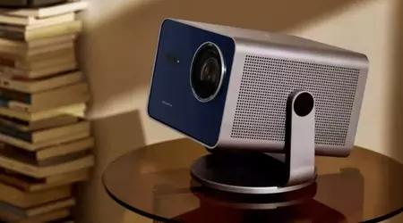 Leica ha introdotto Cine Play 1 Plus — un proiettore 4K premium con un'immagine fino a 300 pollici e supporto per HDR10+