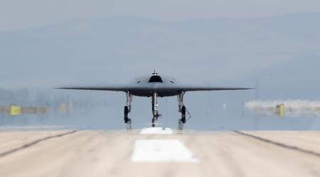 Il drone turco ANKA-3, che assomiglia al bombardiere nucleare B-2 Spirit, è sottoposto a test di rullaggio