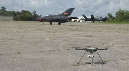 Il Corpo dei Marines degli Stati Uniti sta utilizzando un mock-up del caccia cinese di quinta generazione J-20 Mighty Dragon