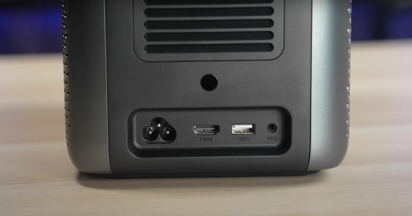 NEBULA di Anker Cosmos Proiettore per home theatre