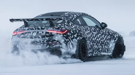 Mercedes-AMG testa la nuova automobile della serie Mythos in Svezia