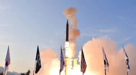 Israele è il primo nella storia a intercettare un missile balistico nello spazio: il sistema Arrow ha abbattuto il bersaglio fuori dall'atmosfera