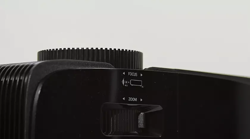 Optoma HD146X proiettore stanza piccola