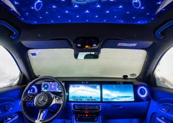 La nuova cabina della Mercedes GLB ...