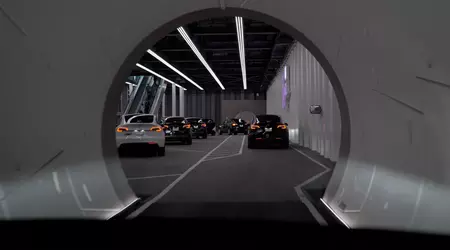L'auto di Tesla si inceppa nel tunnel di Vegas Loop al CES 2022