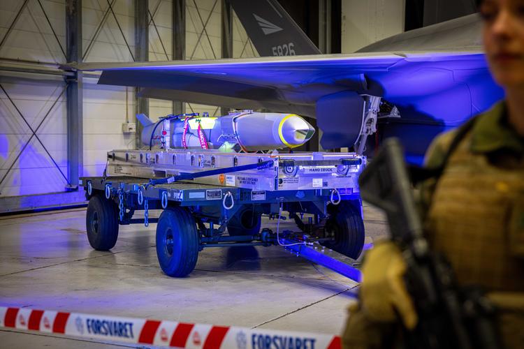 La Norvegia riceve il primo missile ...