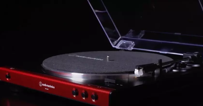 Audio-Technica At-LP60X-BW Giradischi conveniente