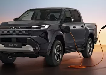 Toyota svela la nuova Hilux BEV ...