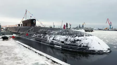 Il sottomarino nucleare Generalissimo Suvorov è arrivato nell'Oceano Pacifico con 16 missili balistici R-30 Bulava, che possono trasportare una carica nucleare con una potenza di oltre 100 chilotoni.