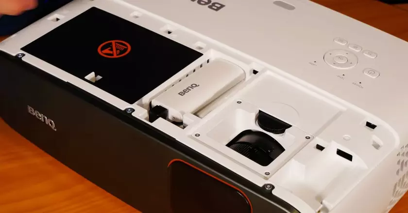 BenQ TK860i 4K HDR proiettore smart 4k