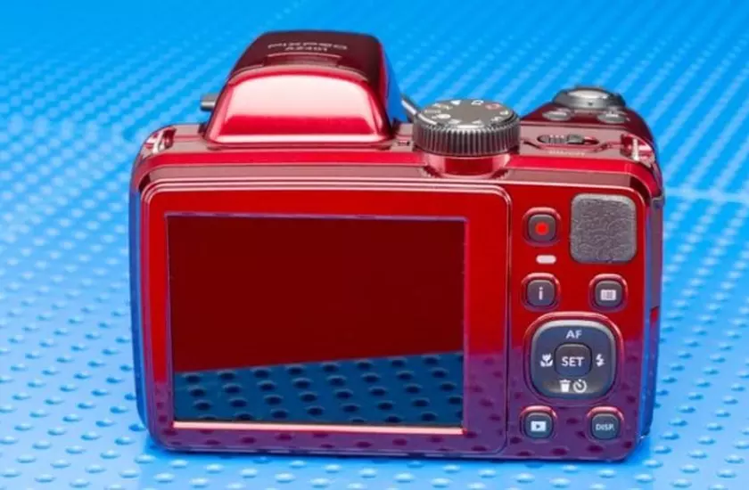 Kodak PIXPRO AZ401 Fotocamera per principianti conveniente
