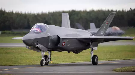 I primi caccia F-35 Lightning II sono arrivati in Danimarca per sostituire gli F-16 Fighting Falcon che saranno trasferiti in Ucraina.