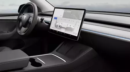 Tesla offre un kit di illuminazione interna OEM per la Model Y a 220 dollari, ma solo in Cina