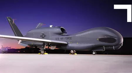 Il Giappone porta per la prima volta in volo il drone Northrop Grumman RQ-4B Global Hawk