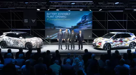 Seat e Cupra aprono un impianto di assemblaggio batterie in Spagna per veicoli elettrici