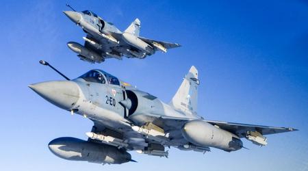Ufficiale: il primo lotto di caccia francesi Mirage 2000-5F è già in Ucraina