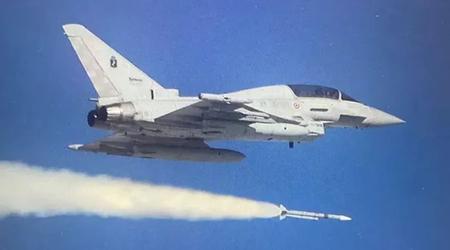 I caccia italiani Eurofighter Typhoon hanno effettuato i primi lanci dei missili a medio raggio Meteor BVRAAM