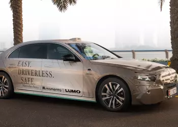 Mercedes entra nel mercato dei robotaxi ...