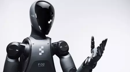 BMW ha mostrato un robot meccanico che carica abilmente parti metalliche in un vero impianto di produzione