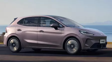 MG ha iniziato le consegne della prima auto elettrica economica con una batteria semi-solida