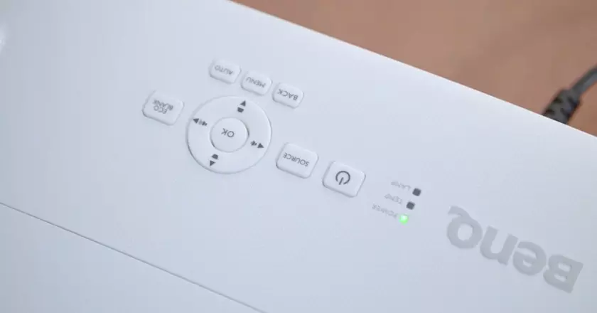 BenQ MH536FHD miglior proiettore per sala conferenze d'ufficio