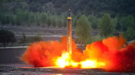 La RPDC ha lanciato un missile balistico Hwasong-12 sul Giappone, facendo scattare il sistema di allarme nazionale J-Alert.