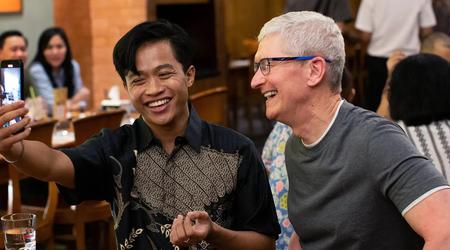 Una sfida da Tim Cook: come fare un selfie con il CEO di Apple?