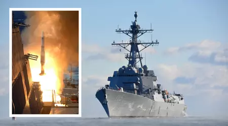 La USS Rafael Peralta, un cacciatorpediniere classe Arleigh Burke, ha ricaricato il sistema di lancio verticale Mk 41 e rifornito una scorta di missili antiaerei SM-2 per la prima volta in Australia.