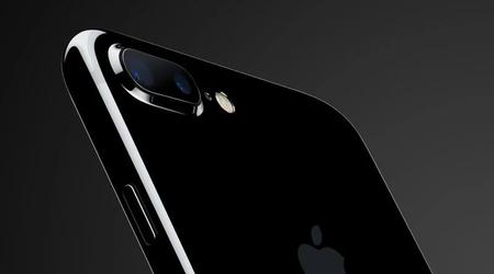Gli ex possessori di iPhone 7 ricevono un risarcimento fino a 349 dollari a causa di problemi al microfono