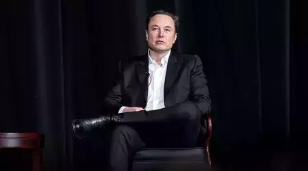 Elon Musk ha annunciato la presentazione del robotaxi Tesla l'8 agosto.