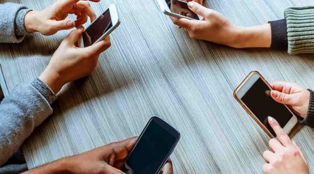 Gli scienziati canadesi hanno nominato i paesi più "dipendenti da smartphone" al mondo