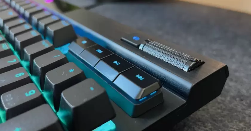 Corsair K70 RGB PRO Tastiera meccanica wireless