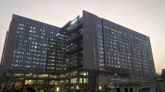 Amazon licenzia centinaia di dipendenti in ...