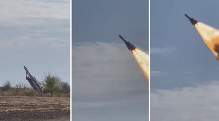 È stato pubblicato il primo video del lancio del missile antiaereo S-200 modificato per colpire obiettivi a terra