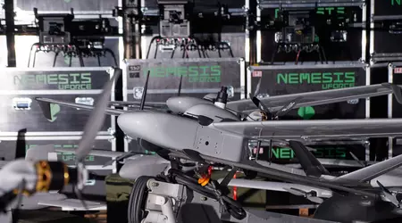 Il drone pesante ucraino NEMESIS distrugge il sistema di difesa aerea russo Strela-10M4 - video
